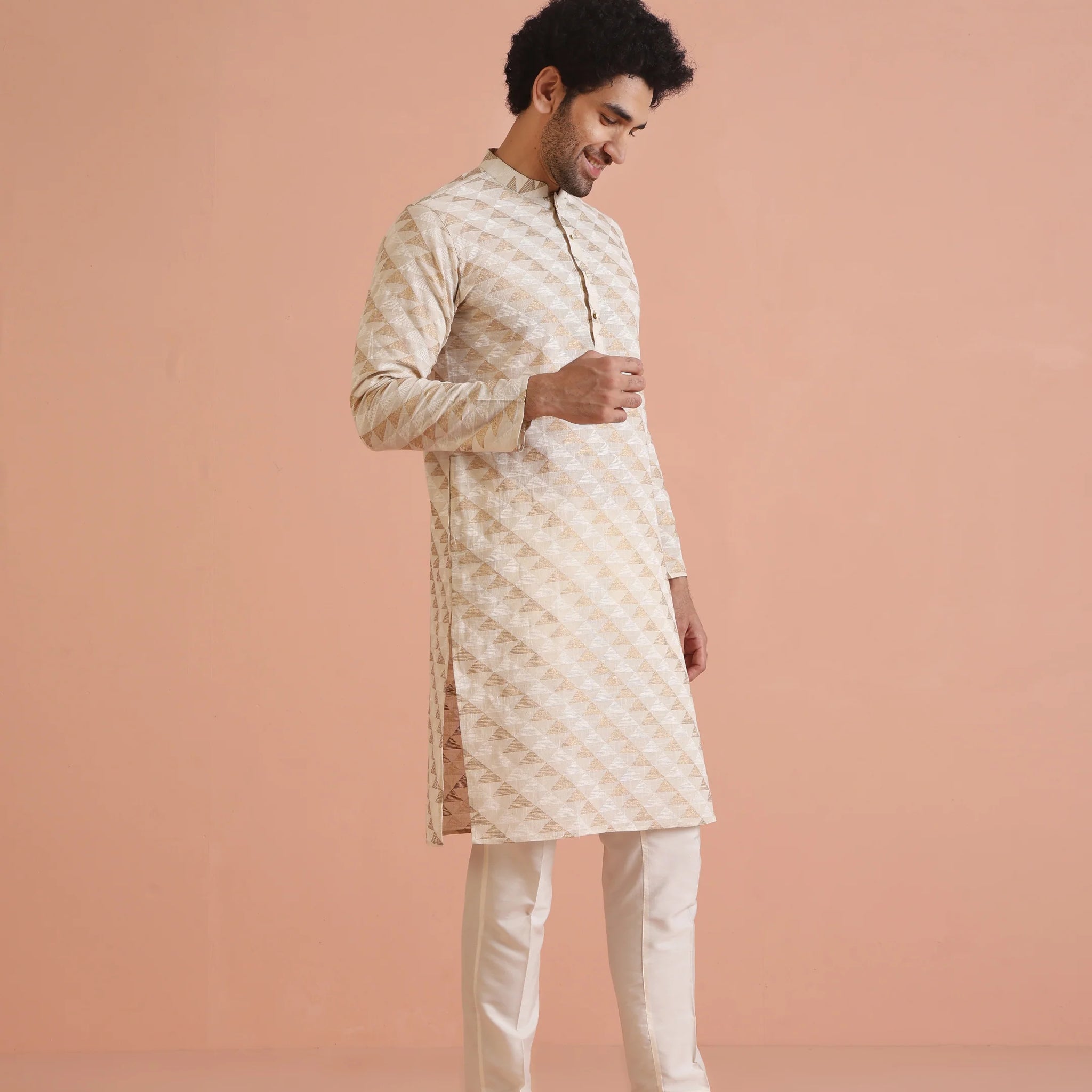 Men Cream Foil Print Kurta